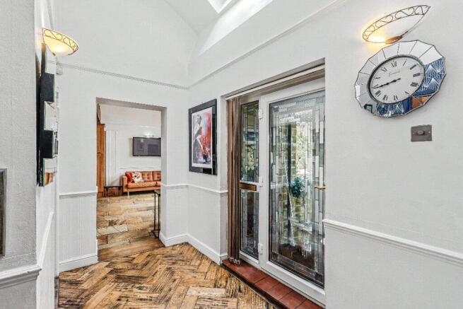4 bed House for sale Image 12