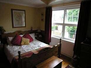 BEDROOM 1: