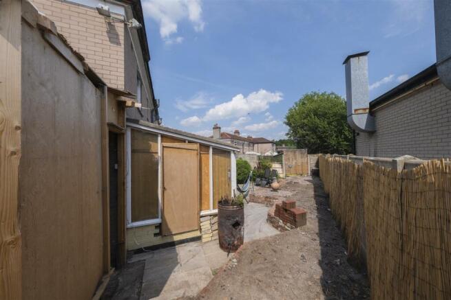 32 Owley Wood Road-2-005.JPG