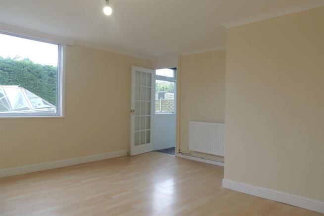 41 The Cherwell - Lounge 2.JPG