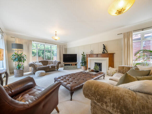4 bed Detached for sale Image 5
