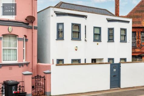 Queens Park Road, Brighton, BN2