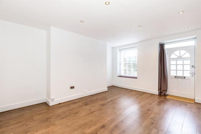 Living Room/Bedroom
