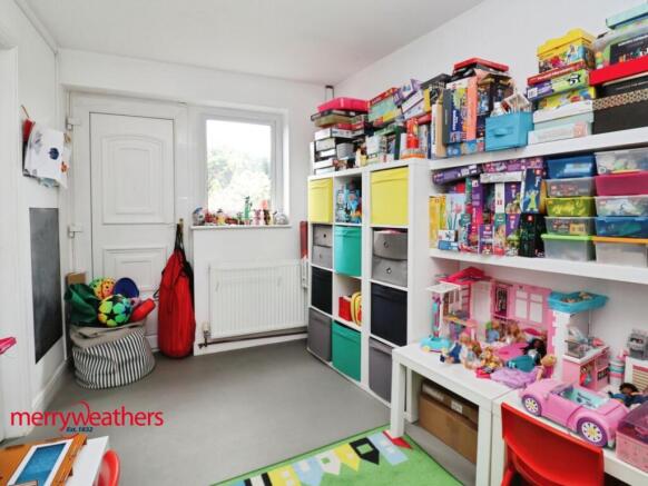 4 bed Semi-Detached for sale Image 8