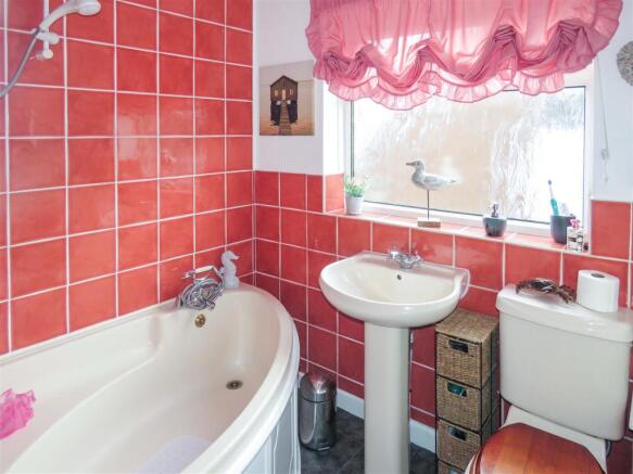 Bathroom.JPG