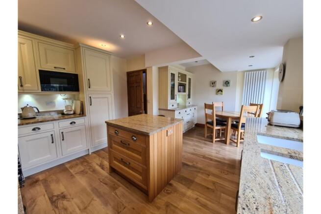 Kitchen/Breakfast