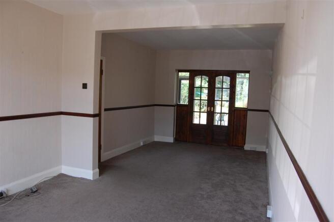 LOUNGE/DINING ROOM