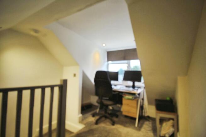 5 bed Semi-Detached for sale Image 12