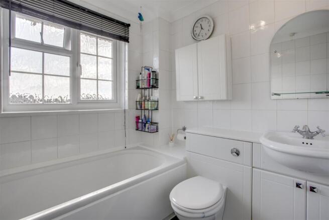 73 Littleworth Road Bathroom.jpg