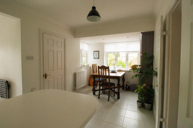 4 bed Detached Bungalow for sale Image 10