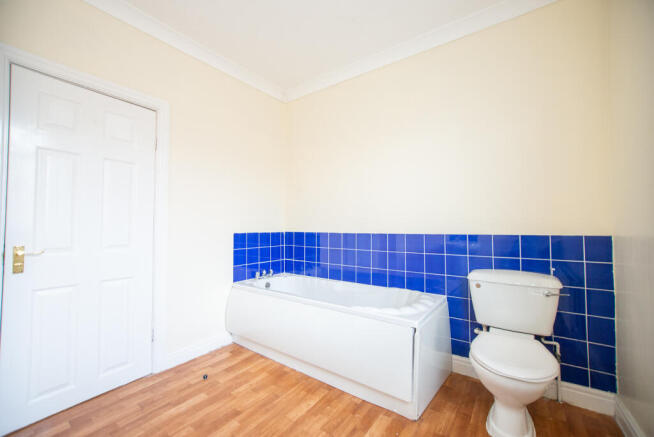2 bed End of Terrace to rent Image 12