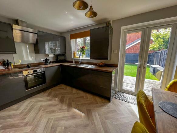 Kitchen Dining Area