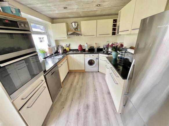 Kitchen Aspect 2.jpg