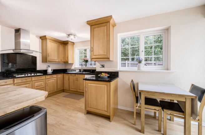 1365652-16-68ee76...