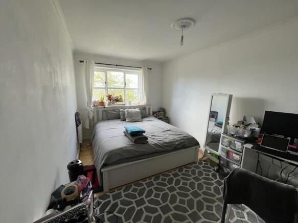2 bed Flat for sale Image 8