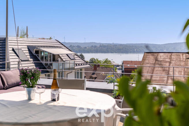 Roof terrace with lake view