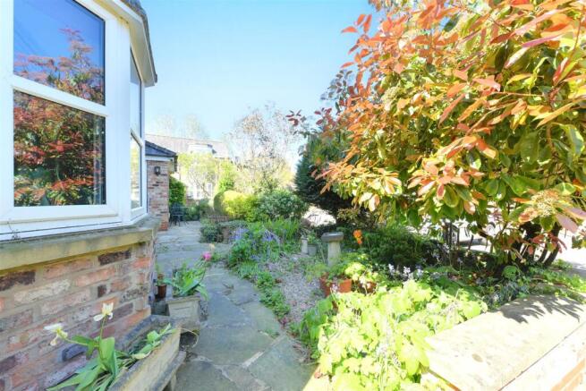 2 bed Town House for sale Image 7
