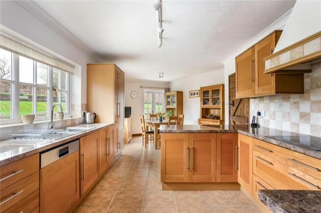Kitchen/ Dining Room