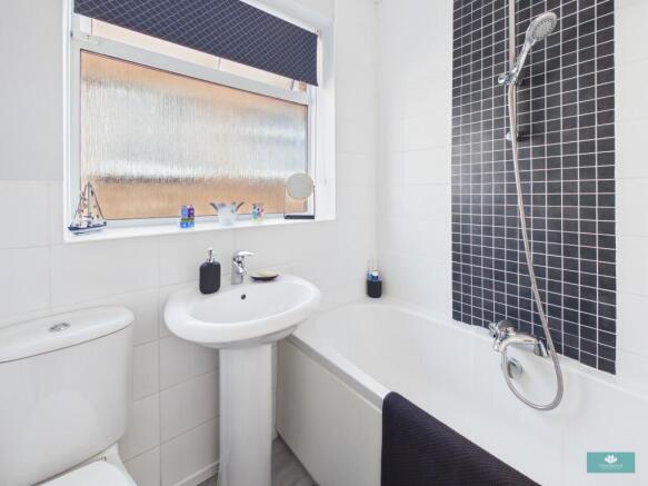 2 bed Bungalow for sale Image 6