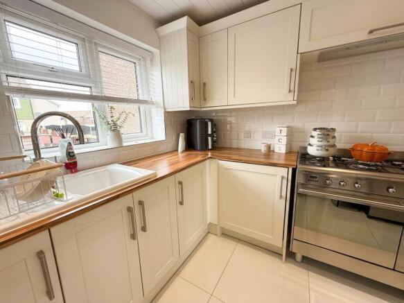 2 bed Terraced for sale Image 7