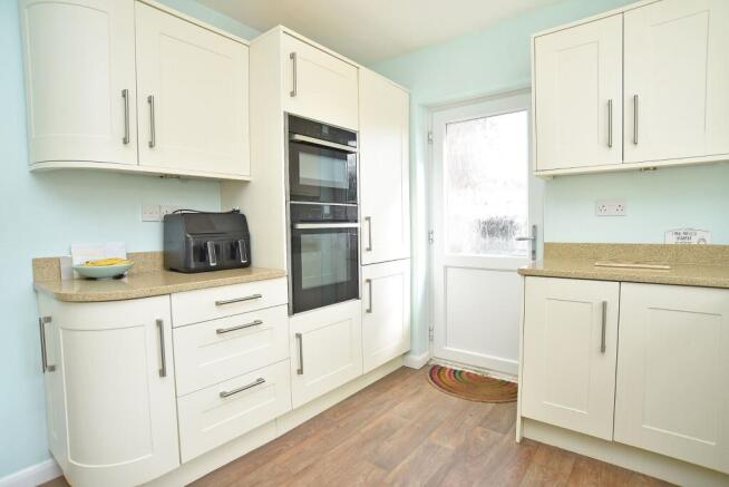 3 bed Semi-Detached for sale Image 7