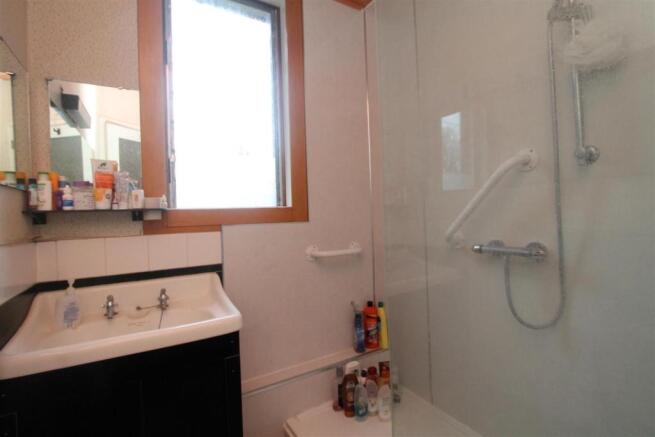 Bathroom.JPG