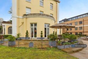 Apartment 1, Westhorpe House, Westhorpe Park, Little Marlow SL7 3FJ