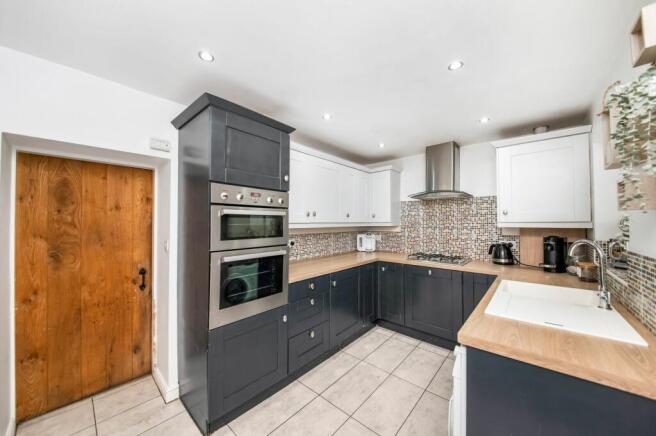 OPEN-PLAN DINING KITCHEN