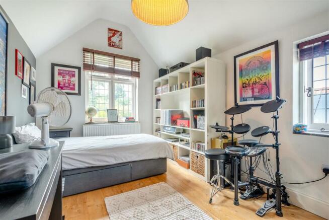 8608382-interior26.jpg