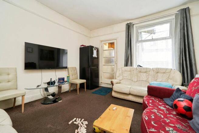 4 bed Terraced for sale Image 4