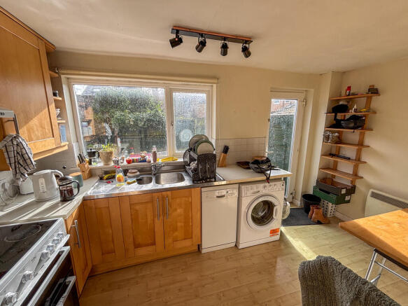 Kitchen (2)
