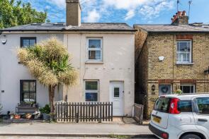 5, Leslie Road, Pixham, Dorking RH4 1PW
