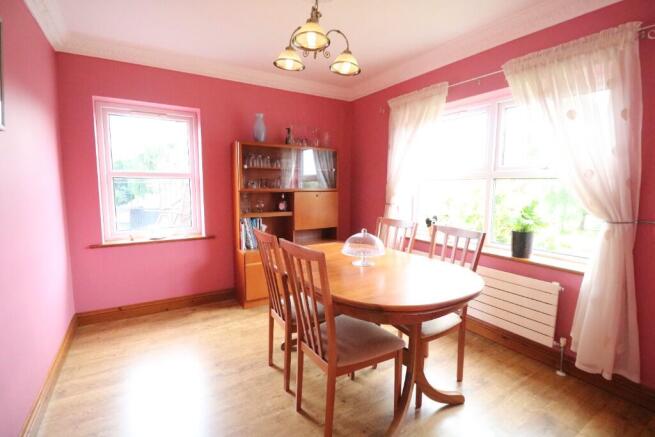 4 bed Detached for sale Image 7