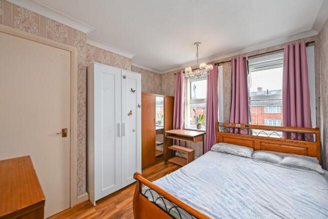 3 bed Terraced for sale Image 9