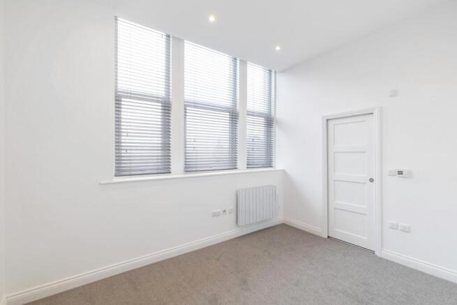 2 bed Flat to rent Image 4
