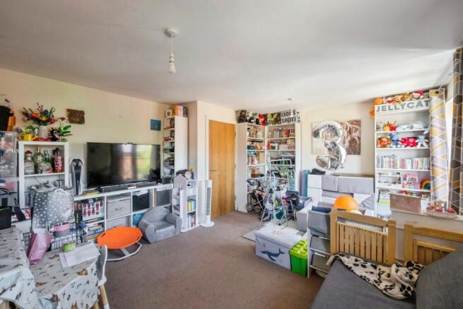 2 bed Flat for sale Image 7