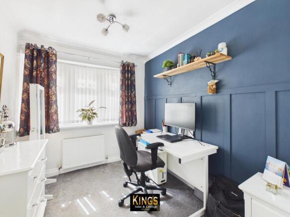 4 bed Link Detached House for sale Image 11