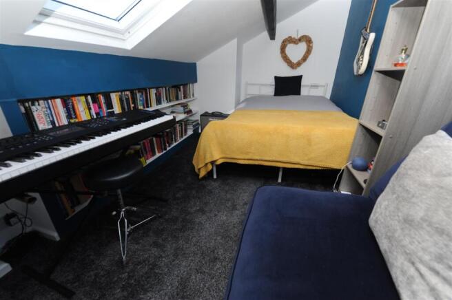 2 bed Terraced to rent Image 9
