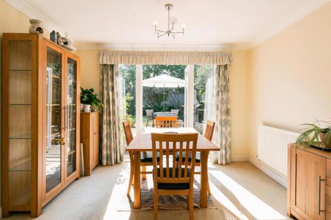 5 bed Detached for sale Image 4