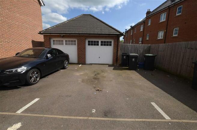 Garage & parking