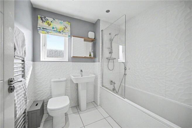 4 bed Detached for sale Image 8