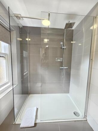 1 bed Apartment to rent Image 8