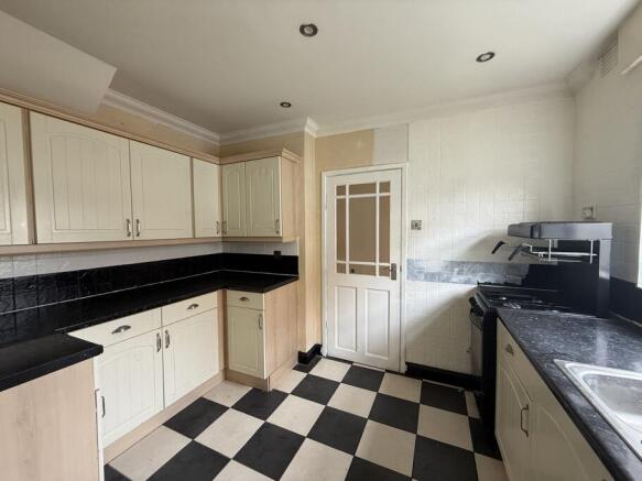 2 bed Semi-Detached to rent Image 3