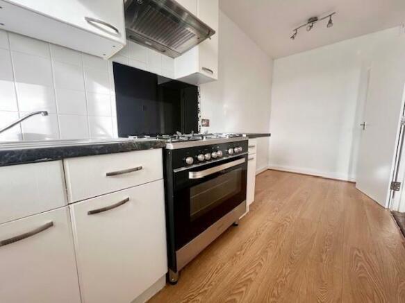 Kitchen...jpg