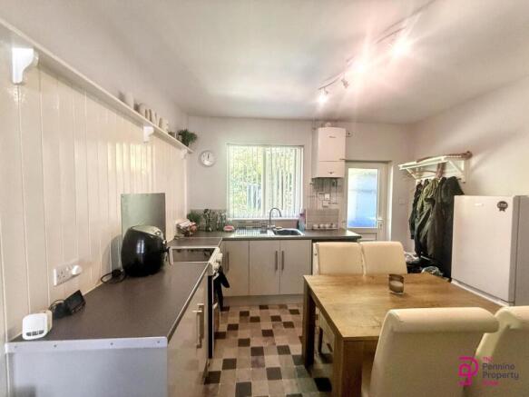 2 bed Terraced for sale Image 4