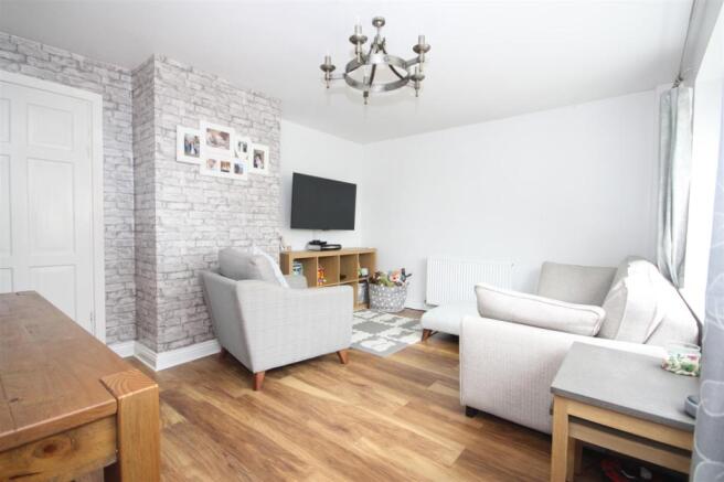 FAMILY LOUNGE/DINING ROOM