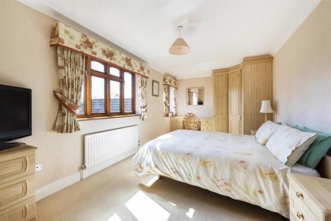 2 Oast Lane, TN10 3AQ  011.jpg