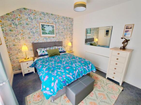 3 bed Town House for sale Image 5