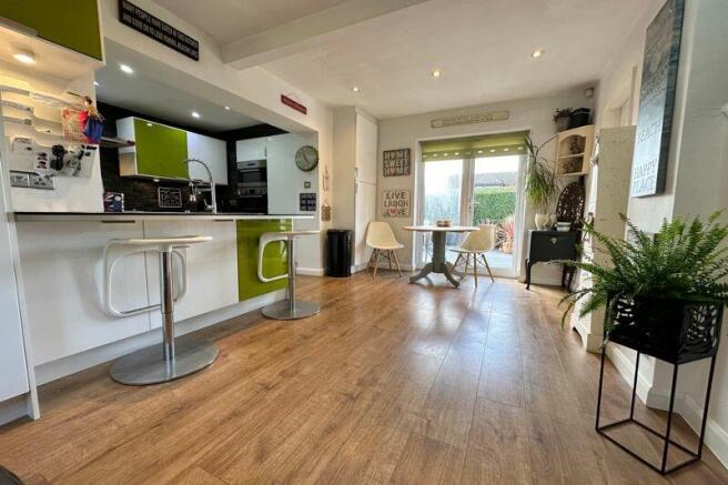 Kitchen/Dining Room