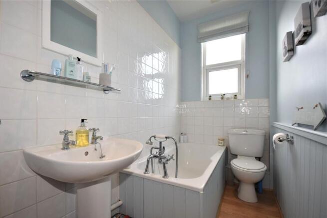 BATHROOM.JPG